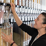 Unverpackt Laden Sorglos Kahl abfüllen der Nahrungsmittel